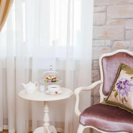 Priska Heritage (adults Only) سبليت