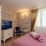 Priska Heritage (adults Only) בית הארחה 4*