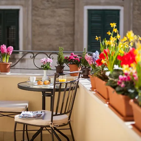 Priska Heritage (adults Only) سبليت