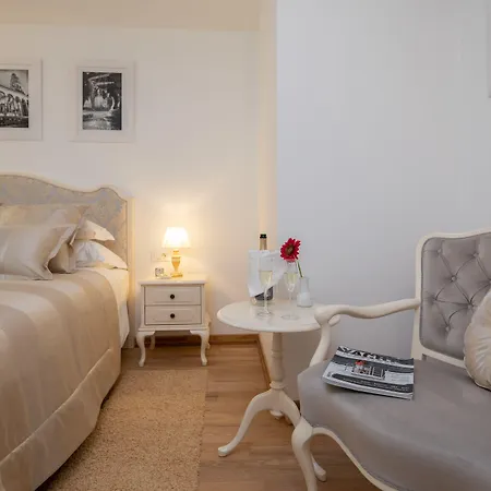 בית הארחה Priska Heritage (adults Only) 4*