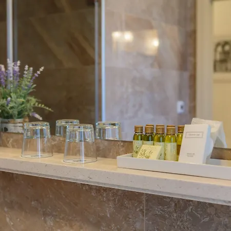 בית הארחה Priska Heritage (adults Only) 4*