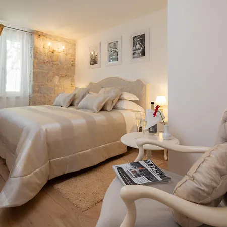 Priska Heritage (adults Only) בית הארחה