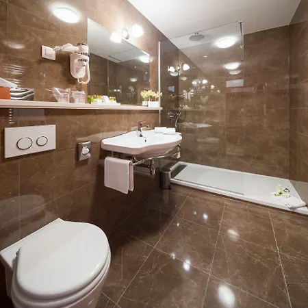 בית הארחה Priska Heritage (adults Only)