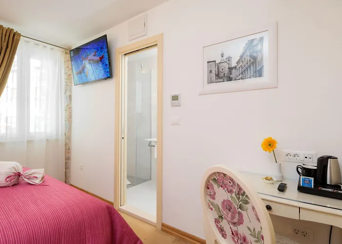 Priska Heritage (adults Only) בית הארחה